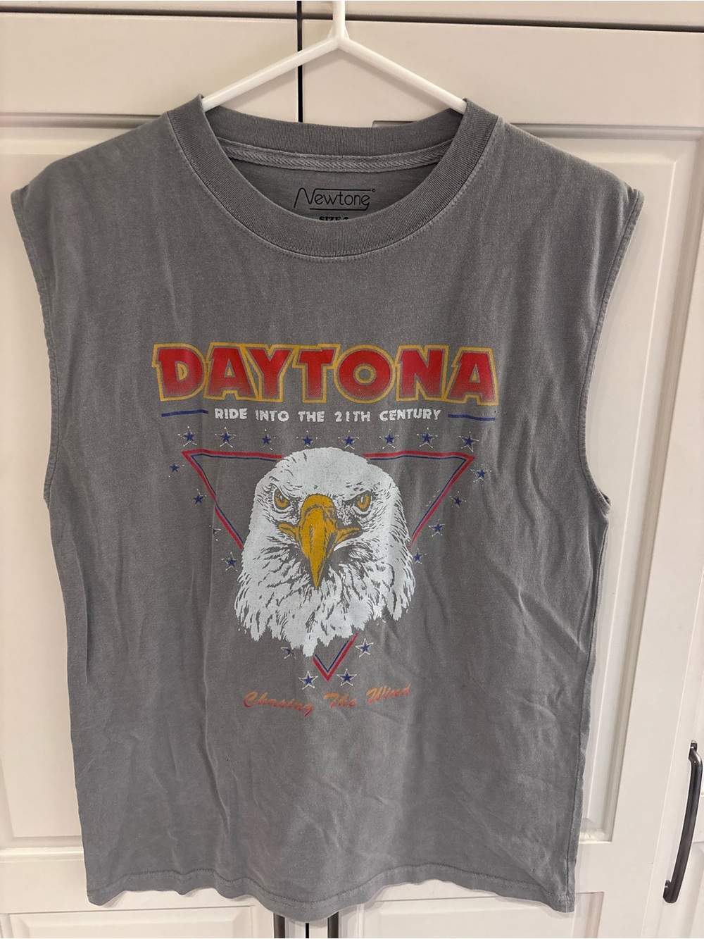 Newton mens Daytona Graphic Muscle Tee - size 2